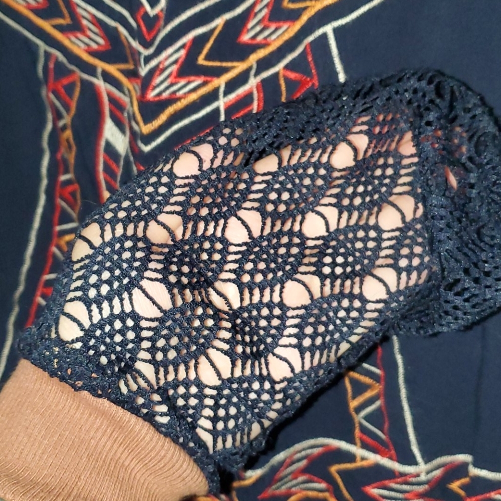 Aztec print top - Picture 4 of 5